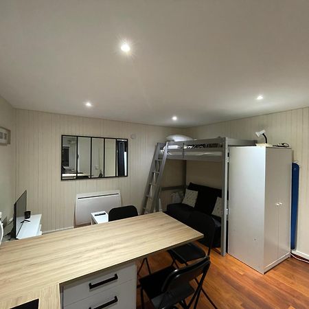 Charmant Studio En Plein Coeur De Шамбери Экстерьер фото